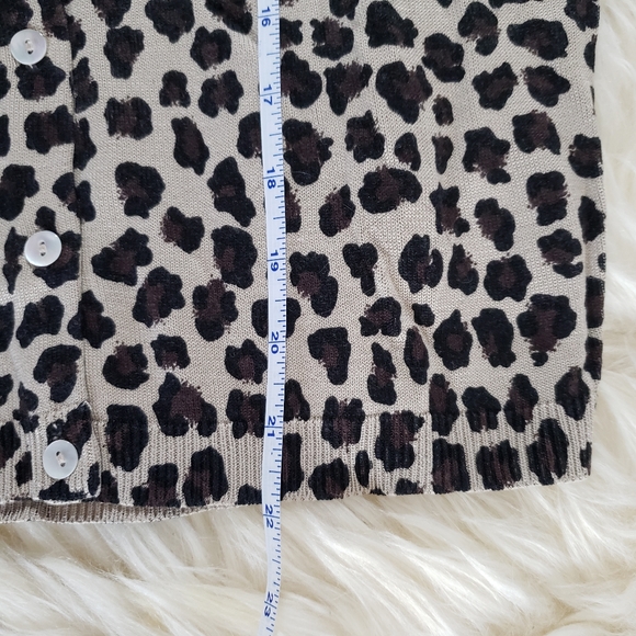 EUC August Silk Knits Leopard Print Cardigan 100% Silk Size M - Picture 11 of 11